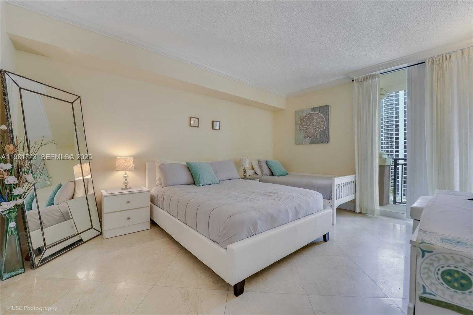 Small Image of 17555 ATLANTIC BLVD #1205, Sunny Isles Beach Number 10