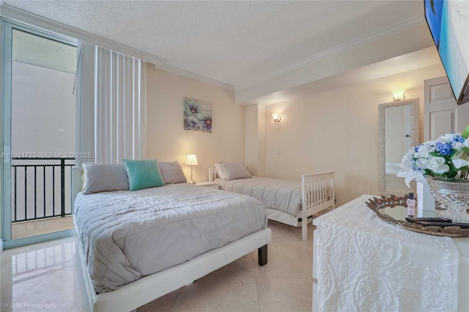Small Image of 17555 ATLANTIC BLVD #1205, Sunny Isles Beach Number 7