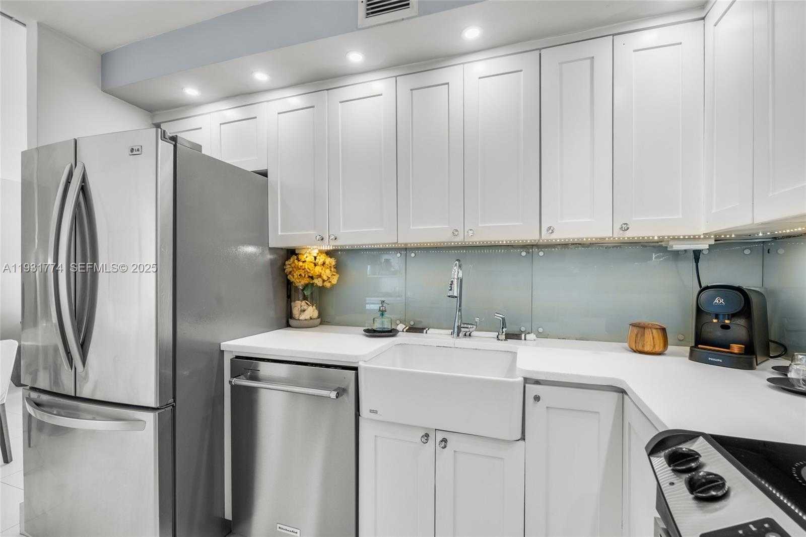 Small Image of 6900 BAY DR #5K, Miami Beach Number 21