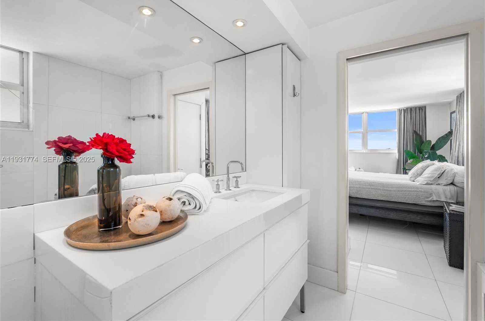 Small Image of 6900 BAY DR #5K, Miami Beach Number 32