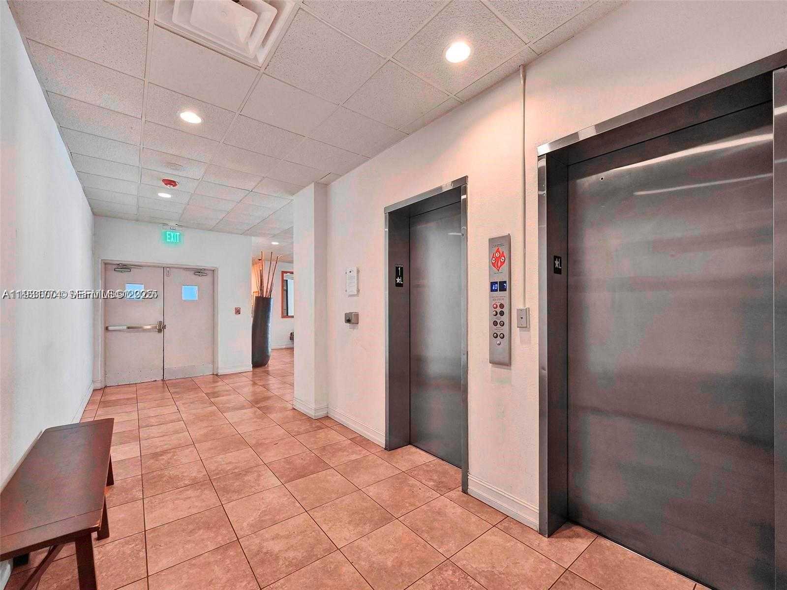 Small Image of 6900 BAY DR #5K, Miami Beach Number 38