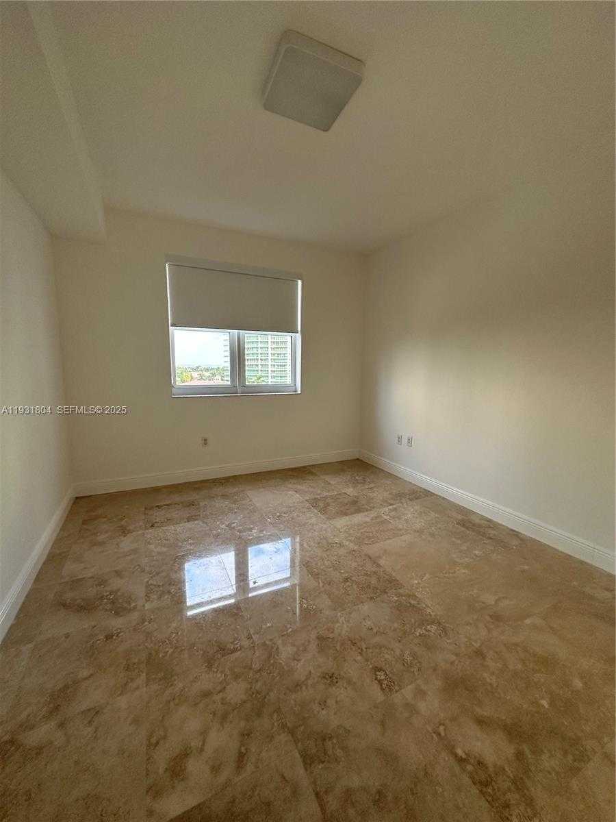 Small Image of 19900 EAST COUNTRY CLUB DR #812, Aventura Number 14