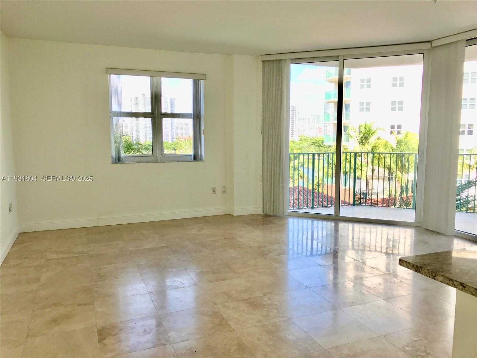 Small Image of 19900 EAST COUNTRY CLUB DR #812, Aventura Number 2