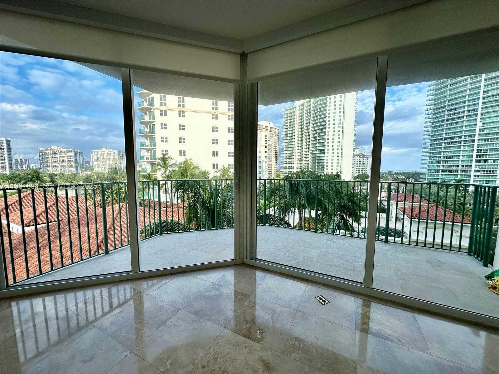 Small Image of 19900 EAST COUNTRY CLUB DR #812, Aventura Number 3
