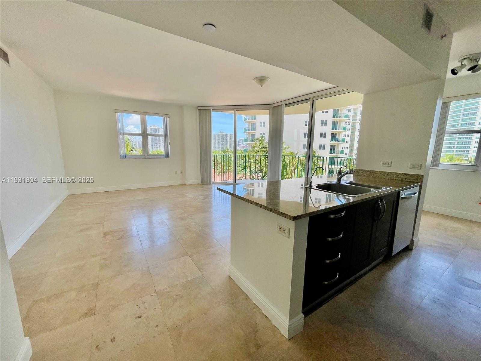 Small Image of 19900 EAST COUNTRY CLUB DR #812, Aventura Number 5