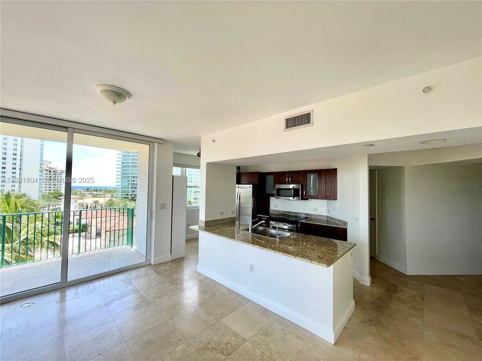 Small Image of 19900 EAST COUNTRY CLUB DR #812, Aventura Number 7