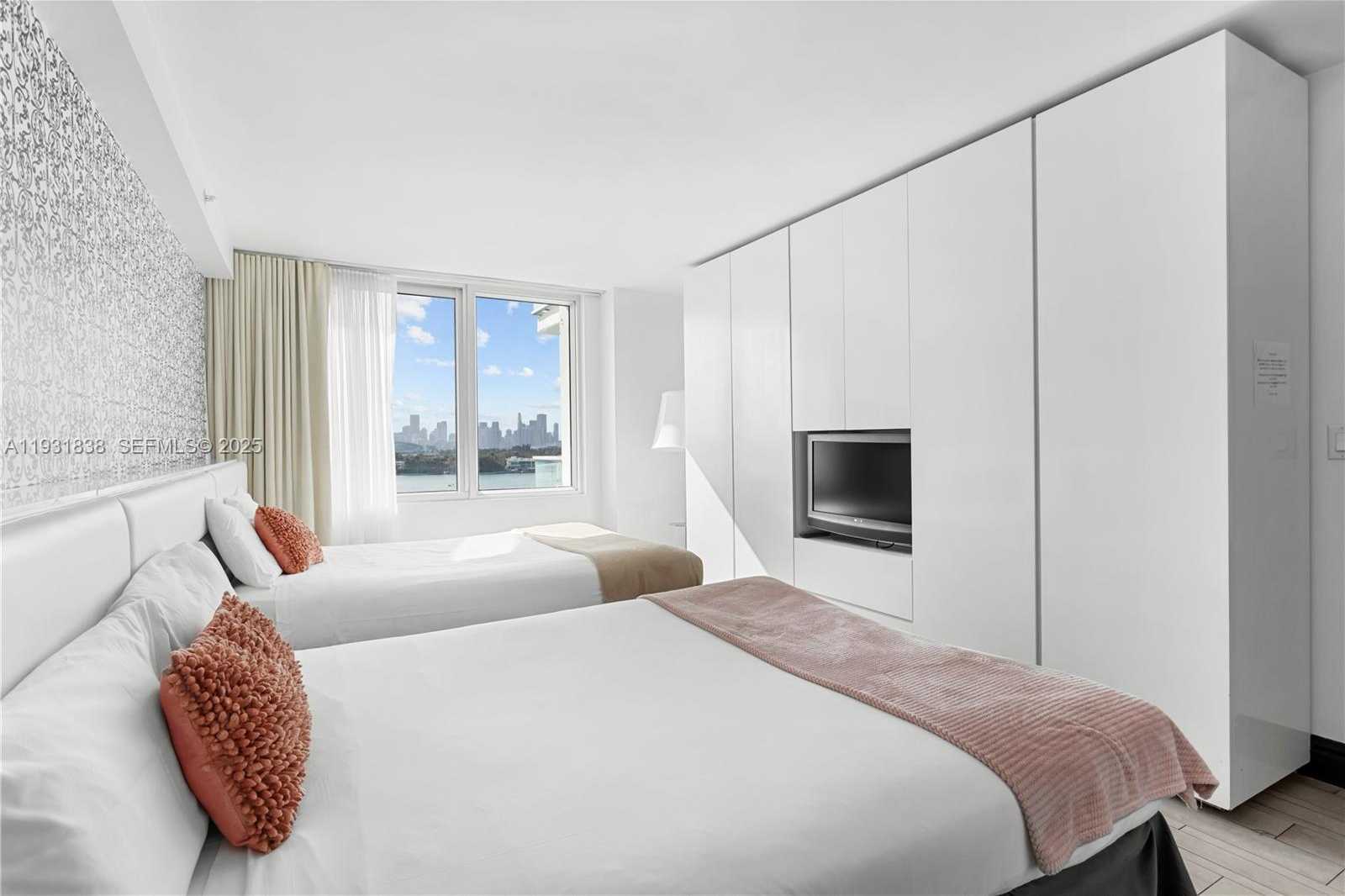 Small Image of 1100 WEST AVE #1014, Miami Beach Number 12