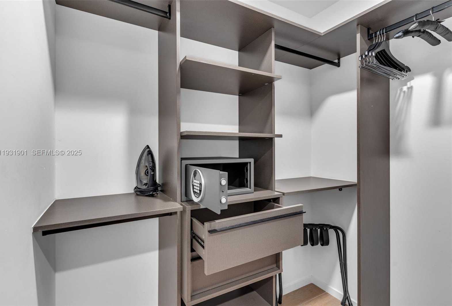 Small Image of 398 NORTH EAST 5TH ST #4507, Miami Number 16