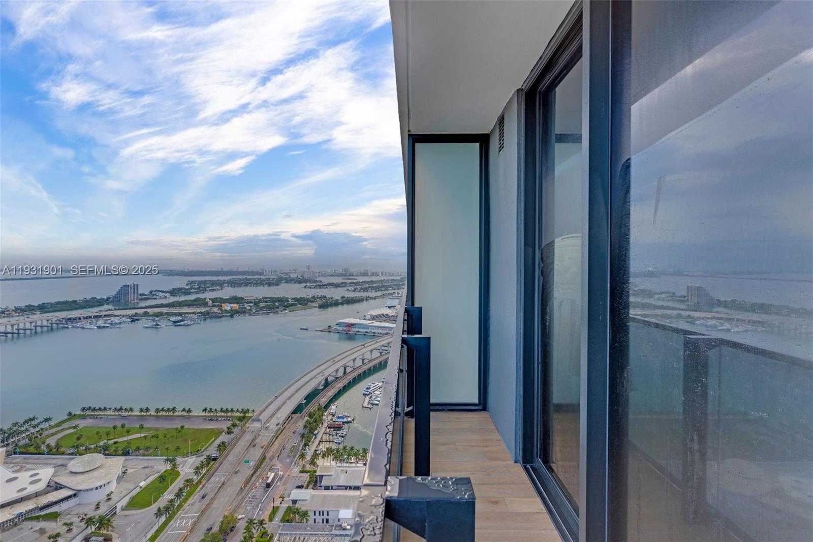 Small Image of 398 NORTH EAST 5TH ST #4507, Miami Number 18