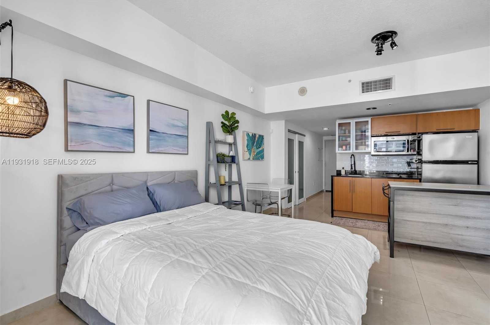 Small Image of 1750 NORTH BAYSHORE DR #1204, Miami Number 6