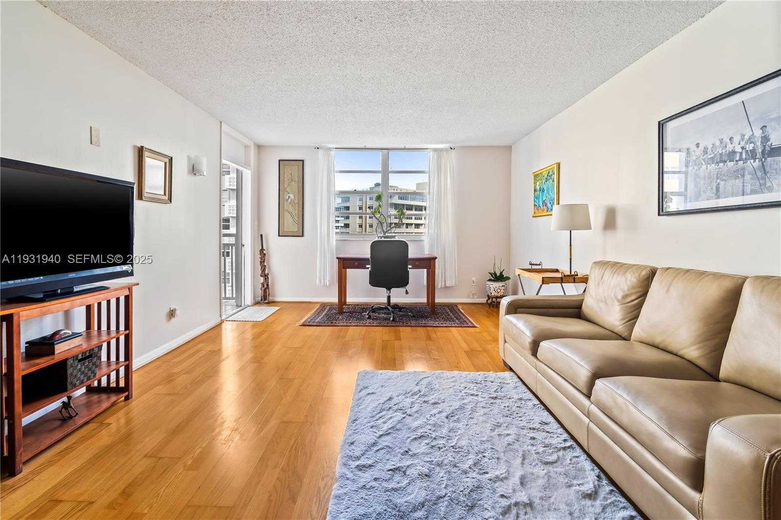 Imagen de Pequeño Objeto