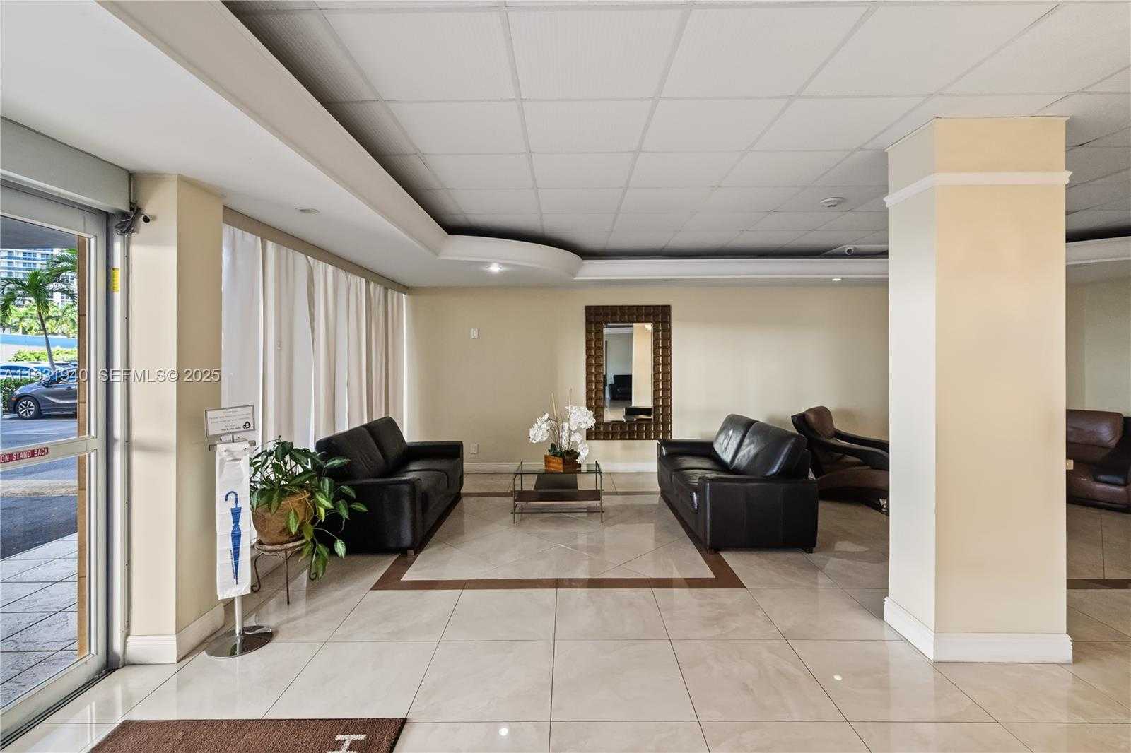 Imagen de Pequeño Objeto