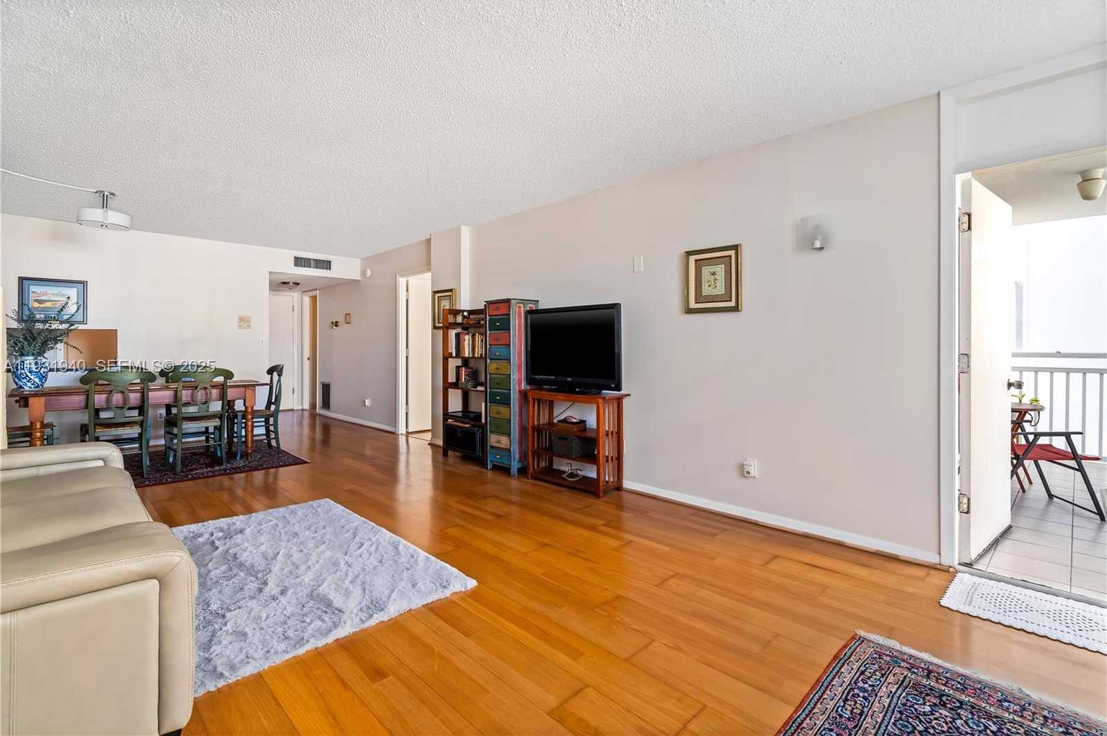 Imagen de Pequeño Objeto