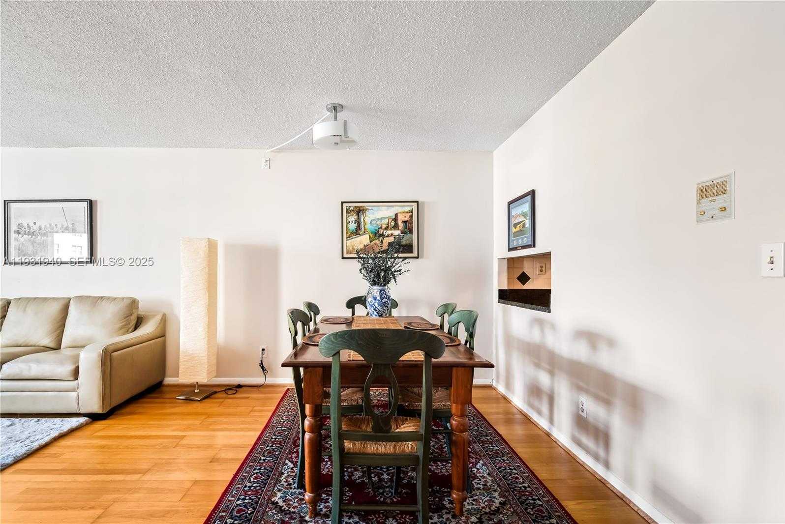 Imagen de Pequeño Objeto