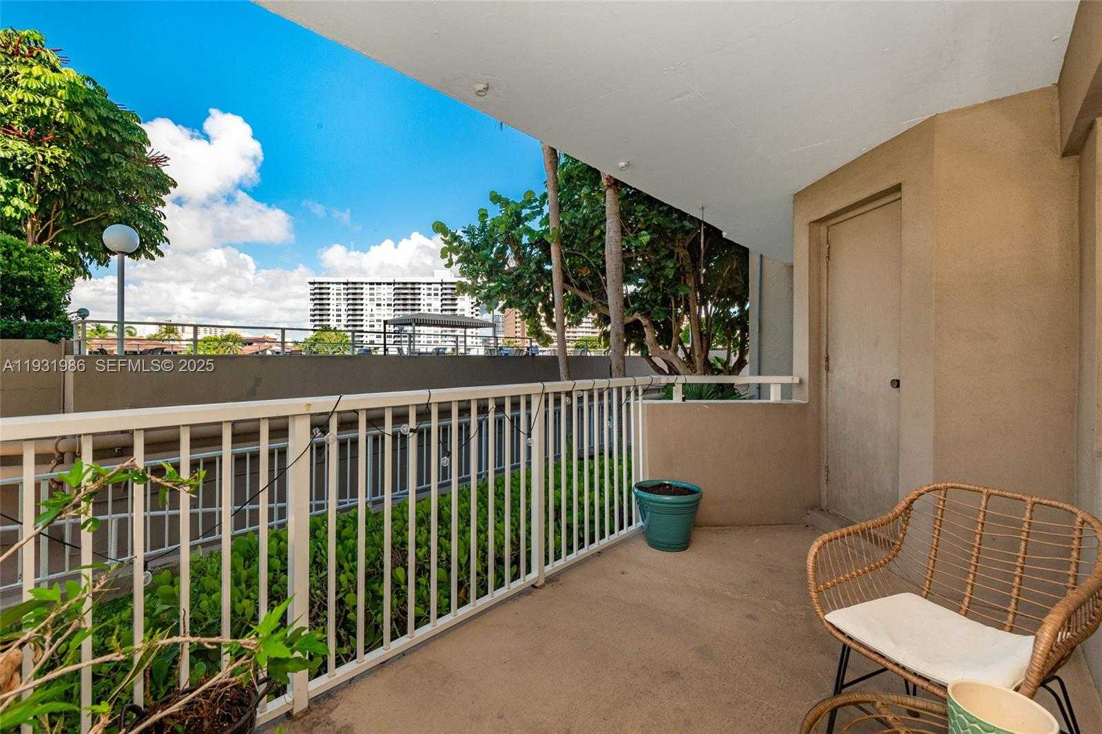 Small Image of 1965 SOUTH OCEAN DR #MR, Hallandale Beach Number 25