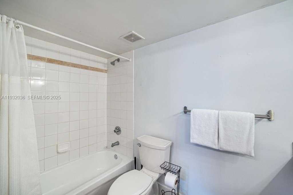Small Image of 1200 BRICKELL BAY DR #2202, Miami Number 11