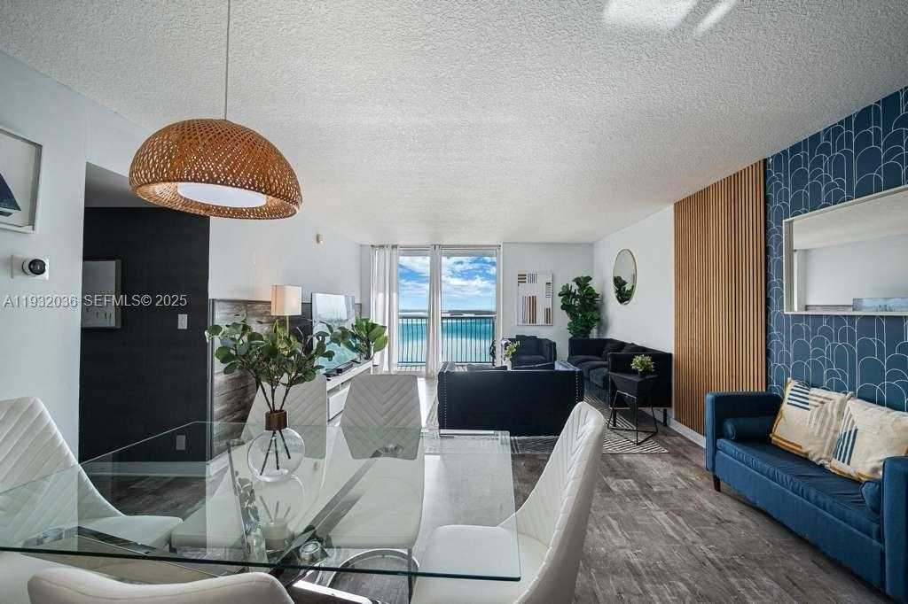 Small Image of 1200 BRICKELL BAY DR #2202, Miami Number 12