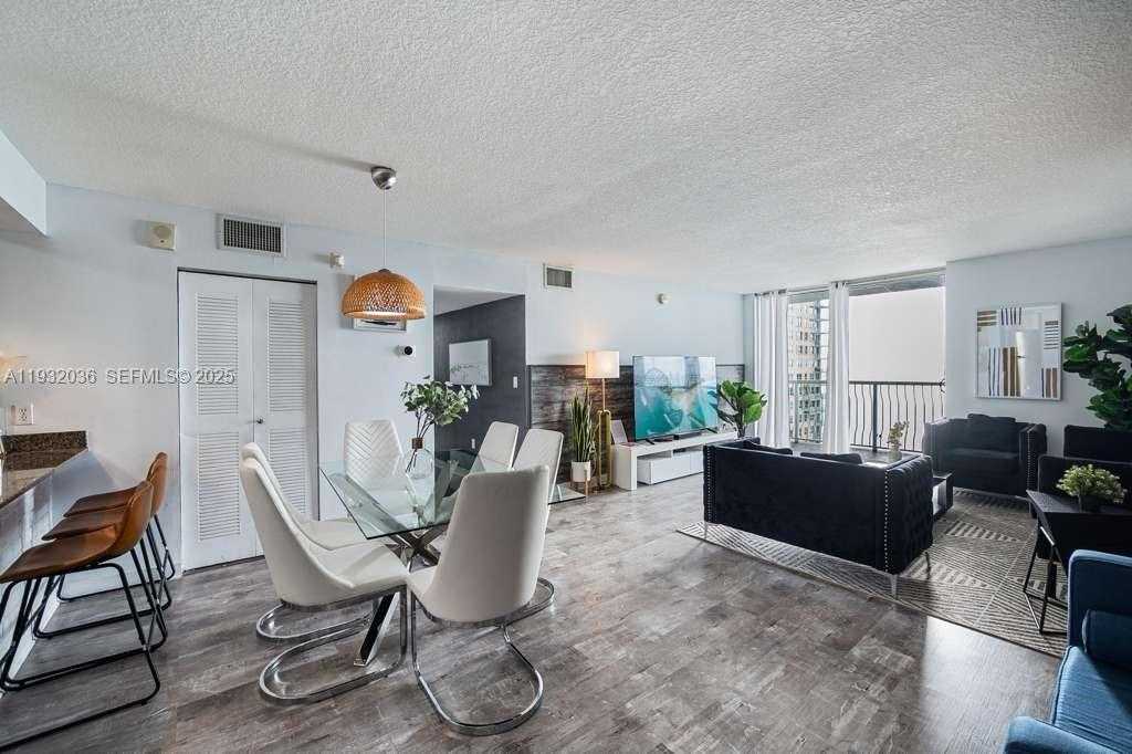 Small Image of 1200 BRICKELL BAY DR #2202, Miami Number 15