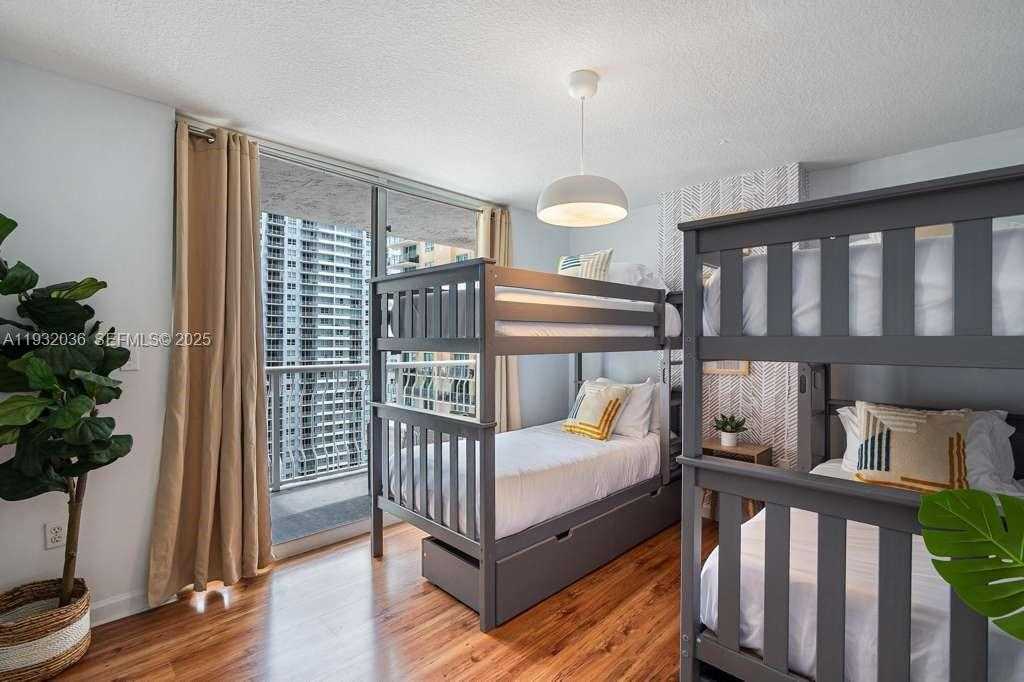 Small Image of 1200 BRICKELL BAY DR #2202, Miami Number 19