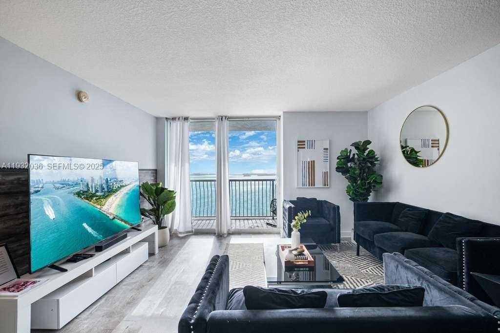Small Image of 1200 BRICKELL BAY DR #2202, Miami Number 4