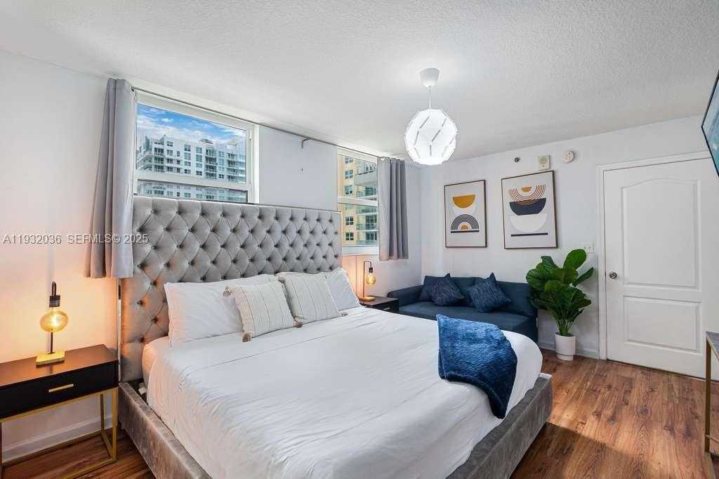 Small Image of 1200 BRICKELL BAY DR #2202, Miami Number 9