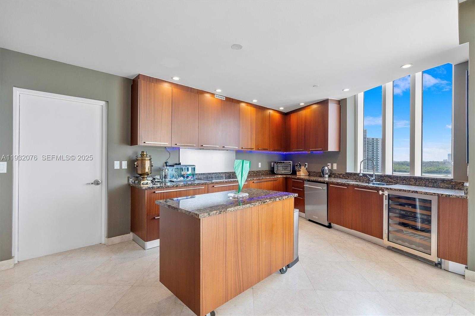 Small Image of 15901 COLLINS AVE #904, Sunny Isles Beach Number 11