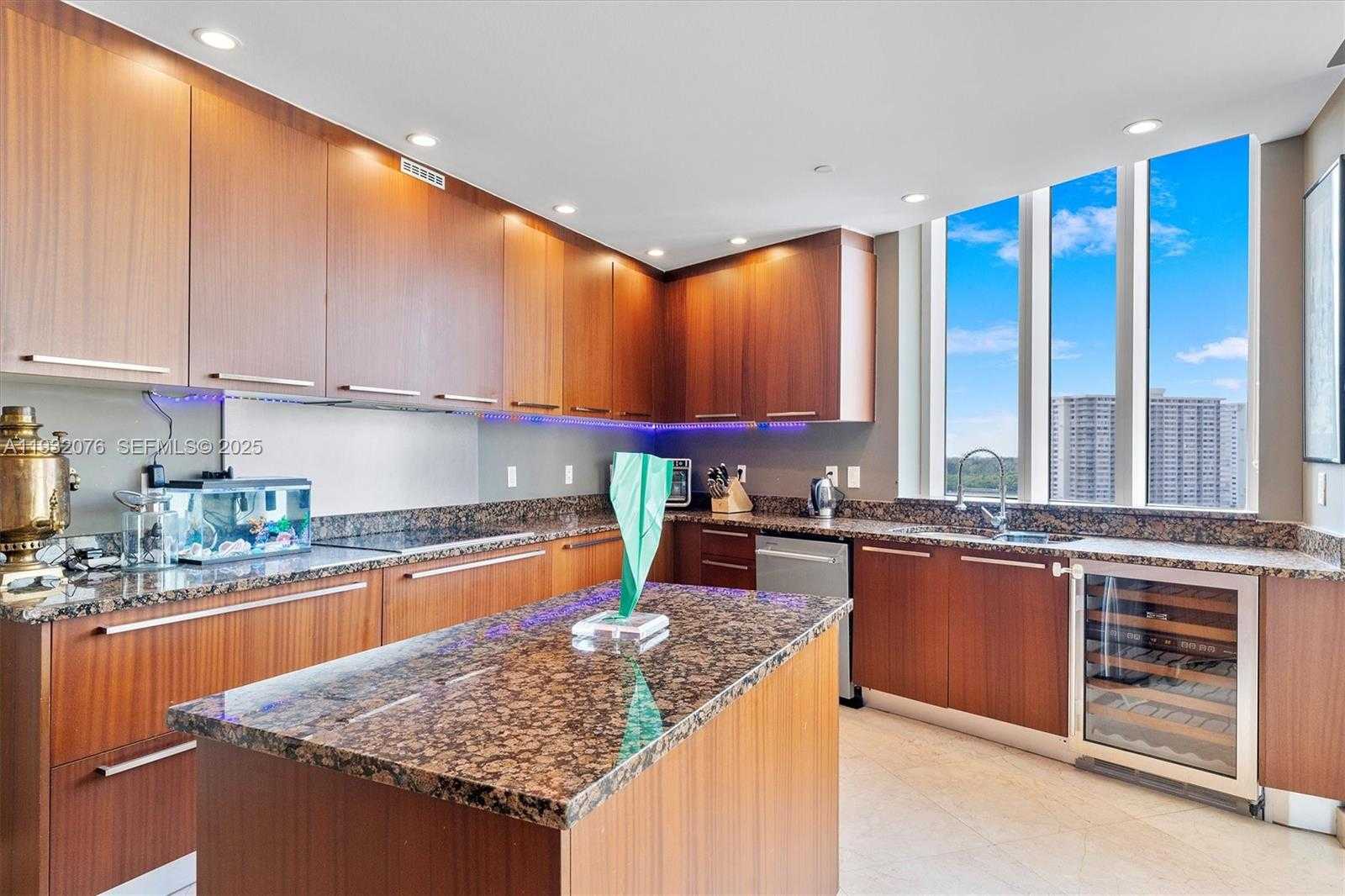 Small Image of 15901 COLLINS AVE #904, Sunny Isles Beach Number 13