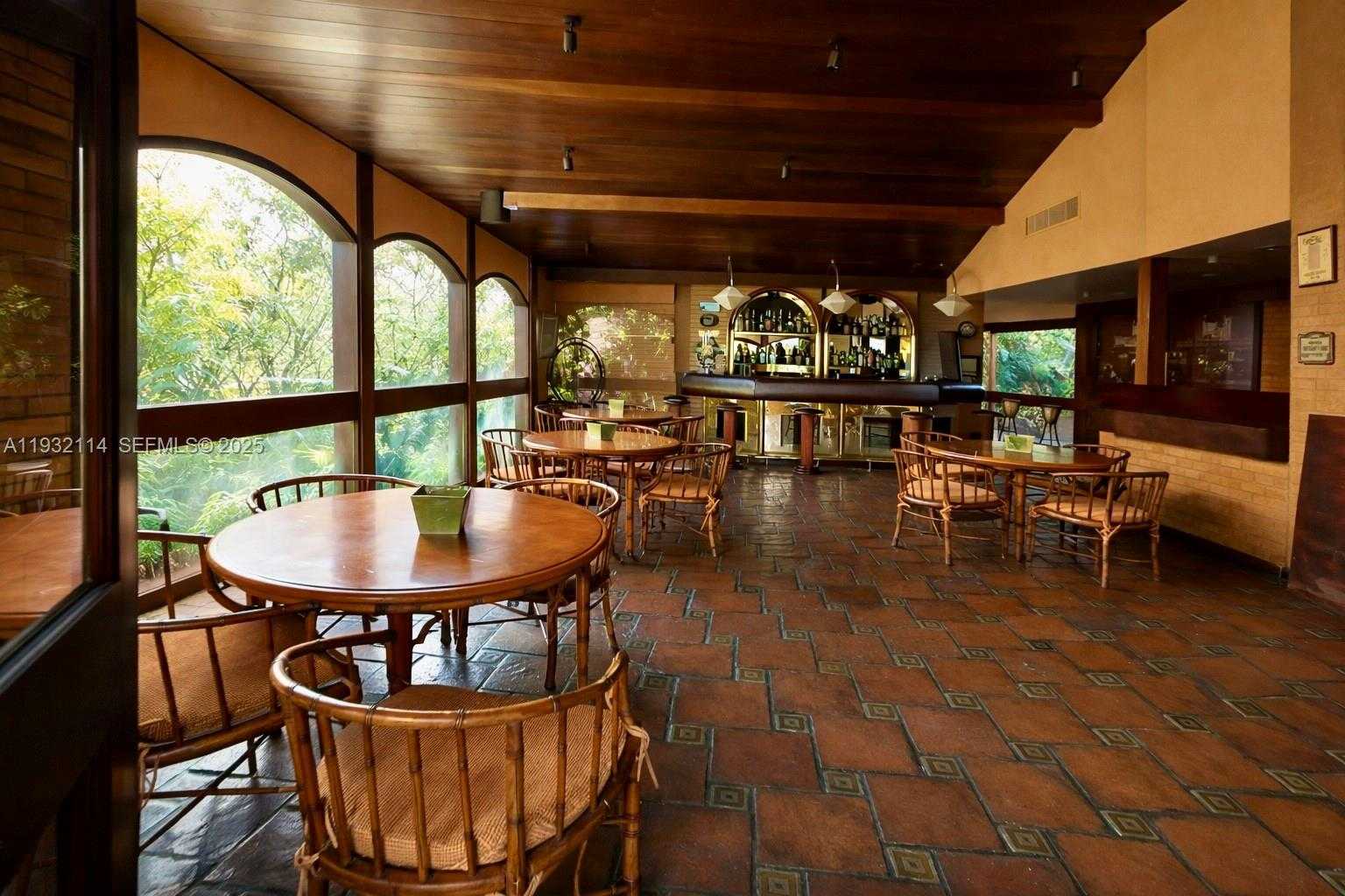 Small Image of 284 PRAIA DO FLAMENGO, 284 #PH, Out of City Number 18