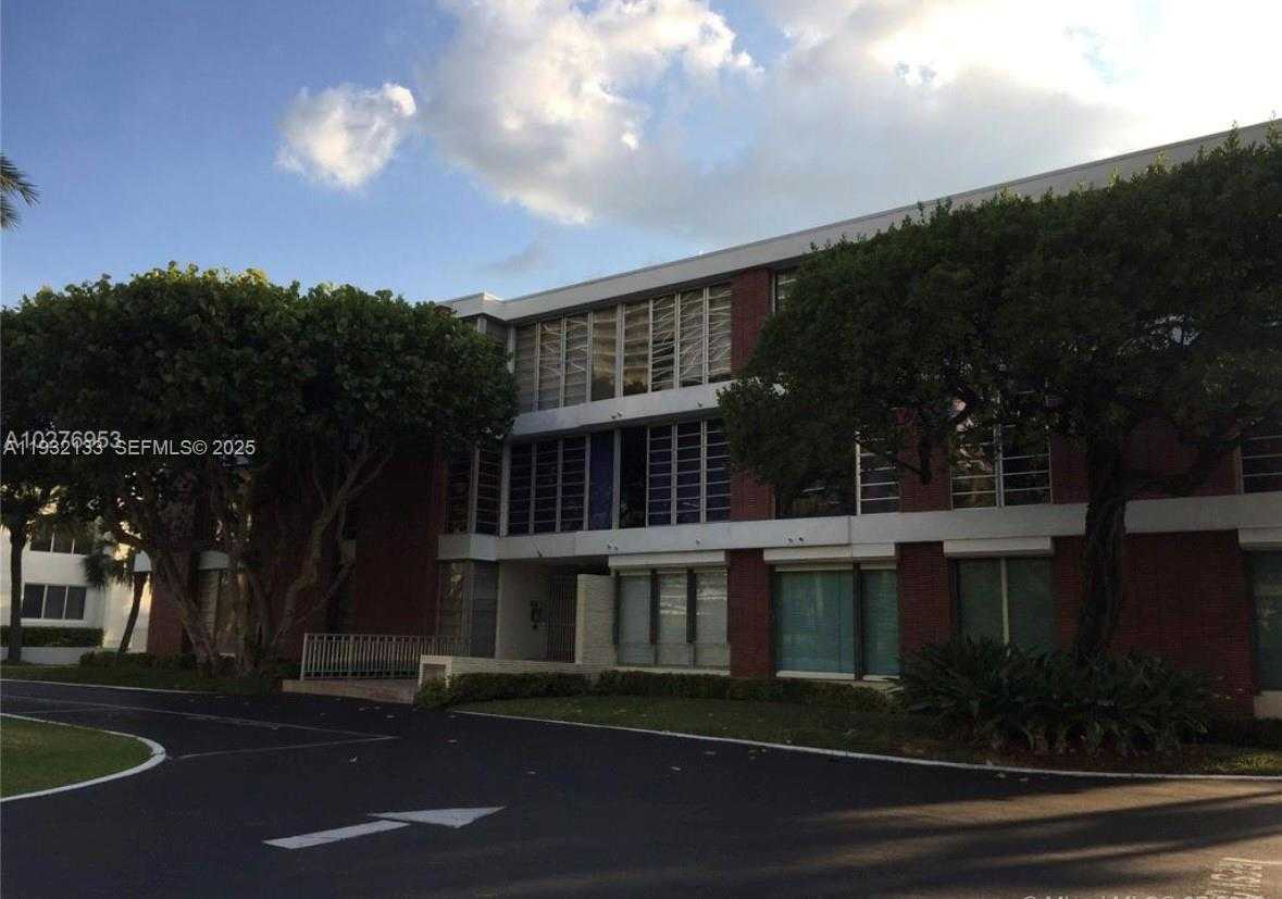 Small Image of 10210 COLLINS AVE #306, Bal Harbour Number 19