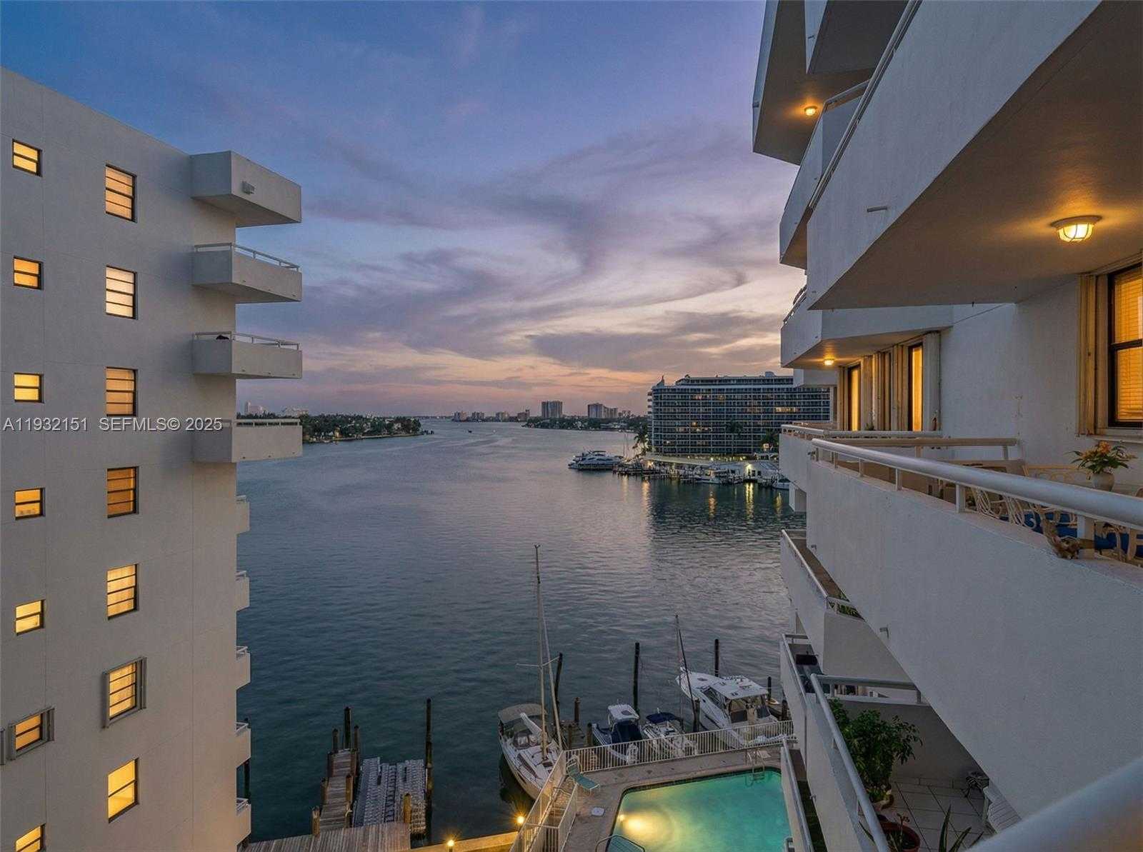 Small Image of 6830 INDIAN CREEK DR #7B, Miami Beach Number 3