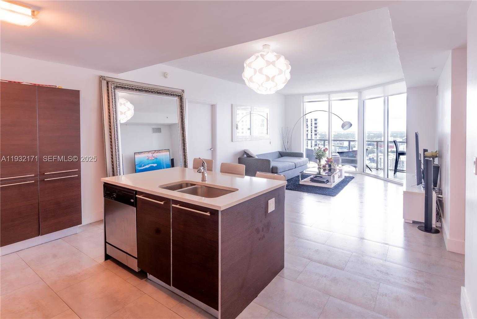 Small Image of 1900 NORTH BAYSHORE DR #3514, Miami Number 2