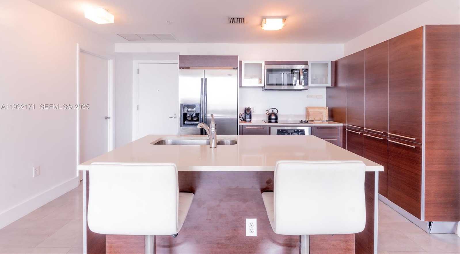 Small Image of 1900 NORTH BAYSHORE DR #3514, Miami Number 4