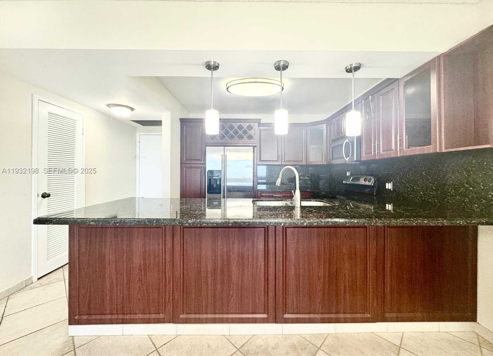 Small Image of 3725 SOUTH OCEAN DR #508, Hollywood Number 2