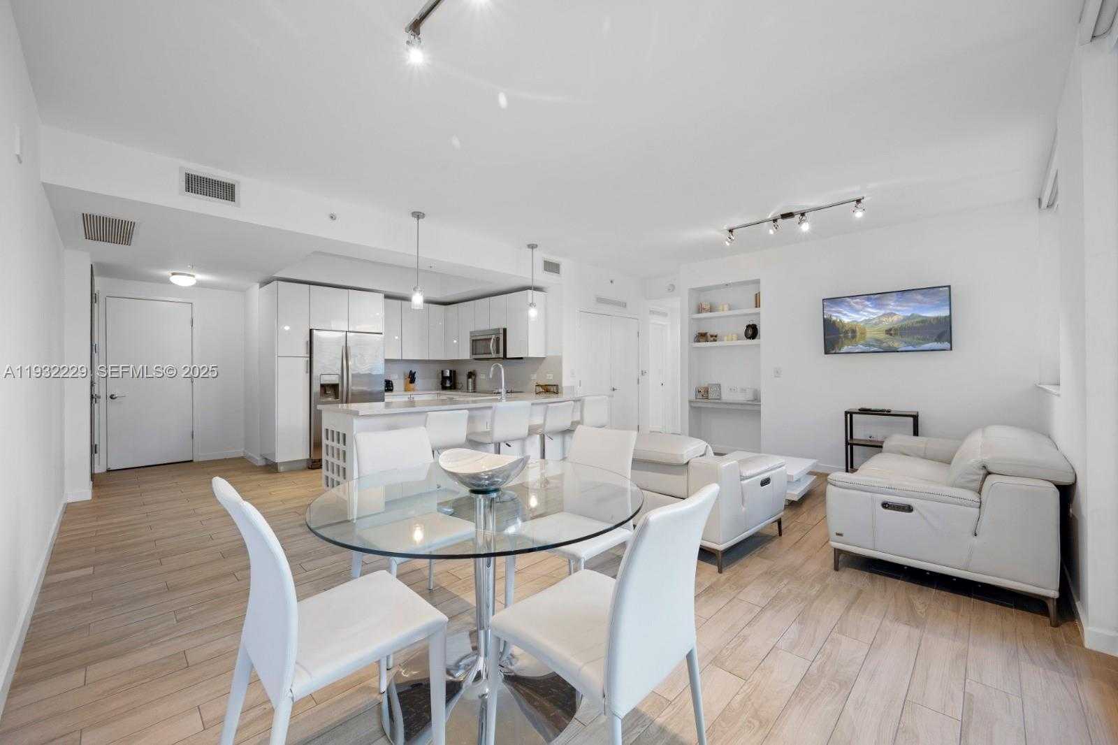 Small Image of 999 SOUTH WEST 1ST AVE #1514, Miami Number 7