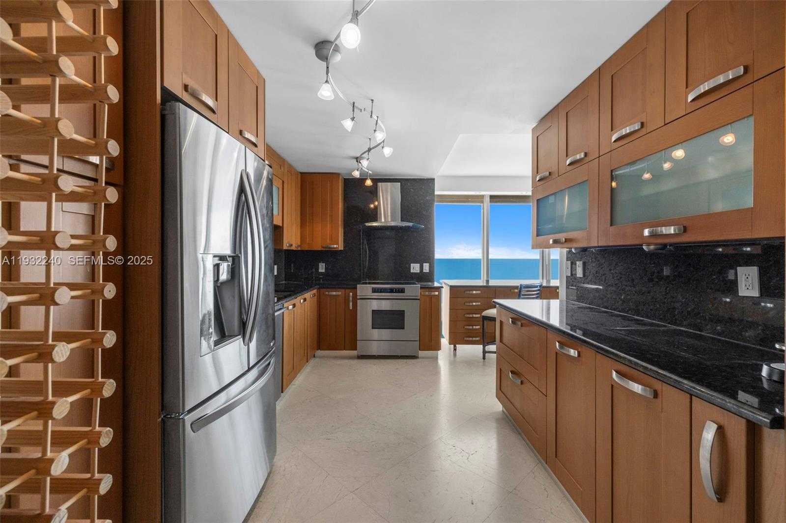 Small Image of 881 OCEAN DR #20A, Key Biscayne Number 13