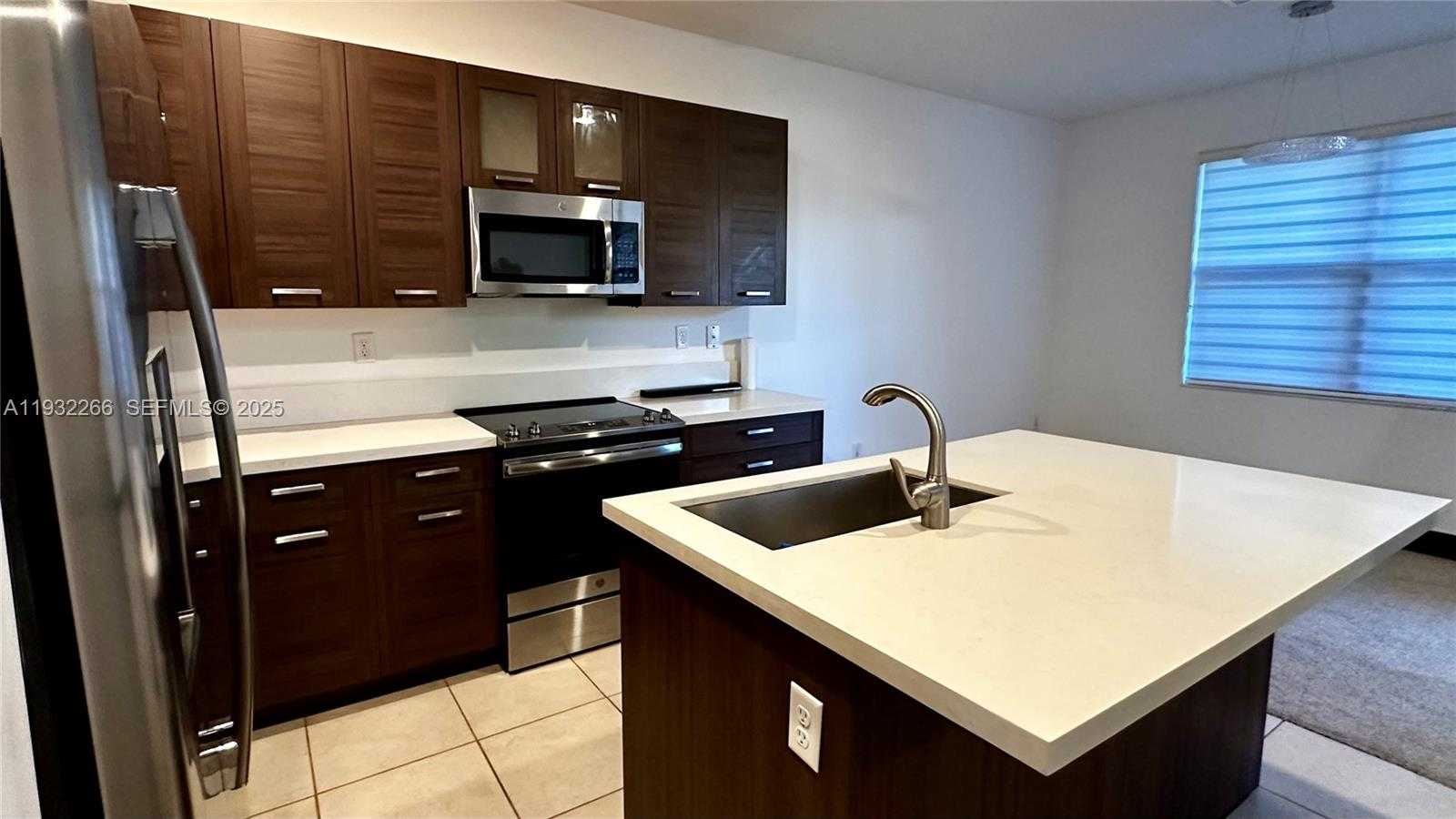 Small Image of 9155 NORTH WEST 161ST ST, Miami Lakes Number 10