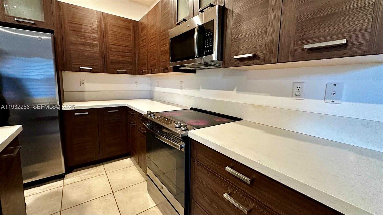 Small Image of 9155 NORTH WEST 161ST ST, Miami Lakes Number 12