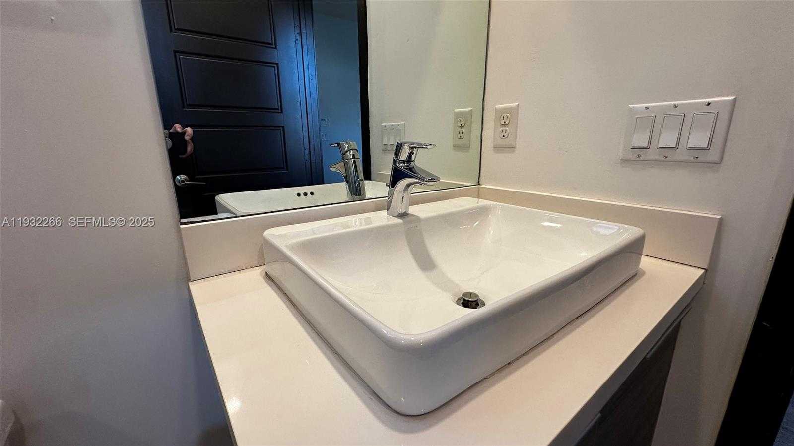 Small Image of 9155 NORTH WEST 161ST ST, Miami Lakes Number 24