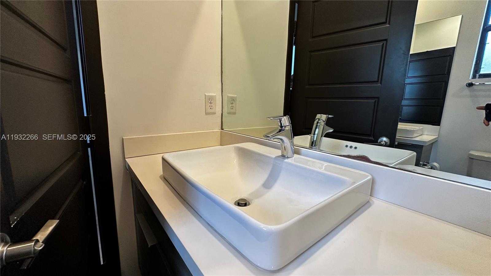 Small Image of 9155 NORTH WEST 161ST ST, Miami Lakes Number 25