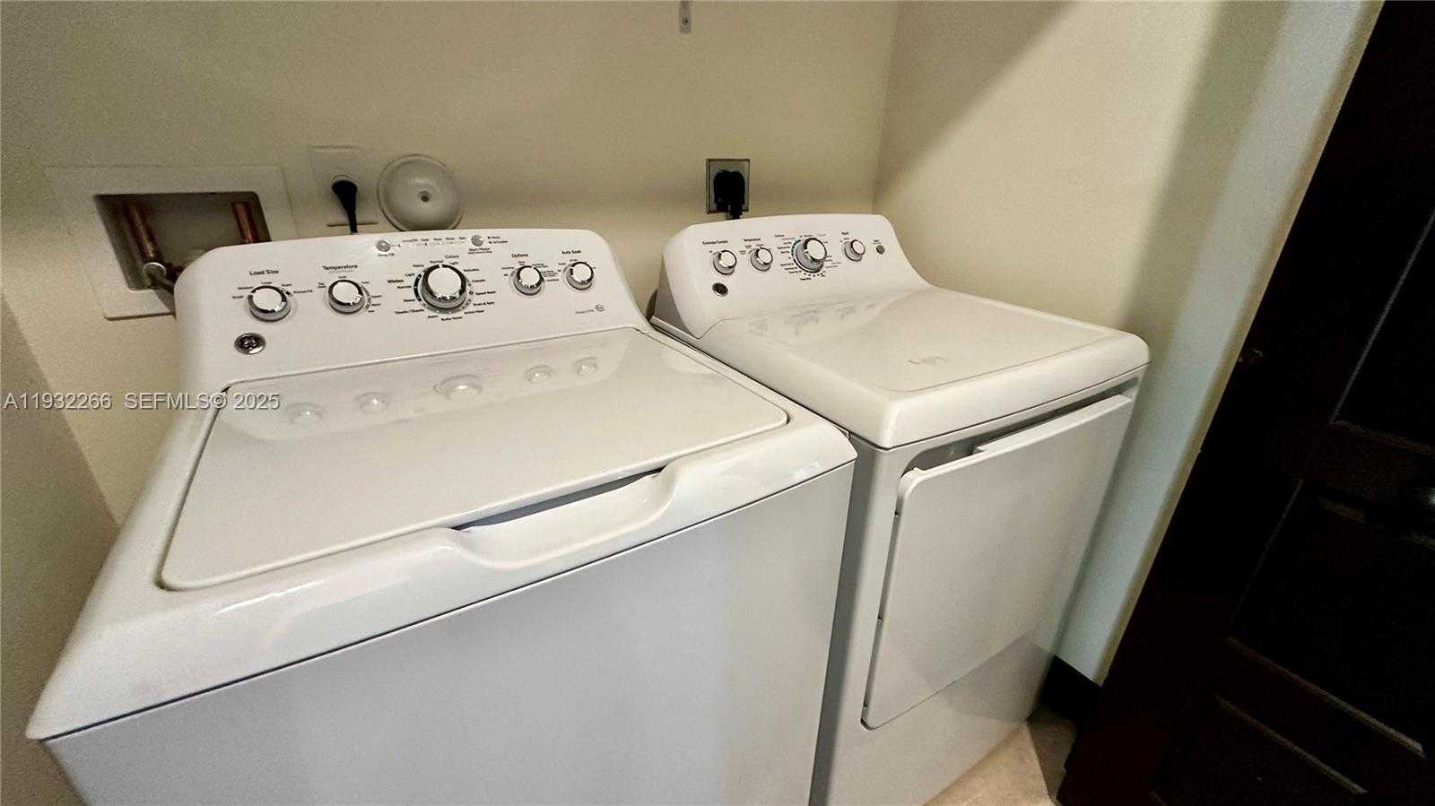 Small Image of 9155 NORTH WEST 161ST ST, Miami Lakes Number 39