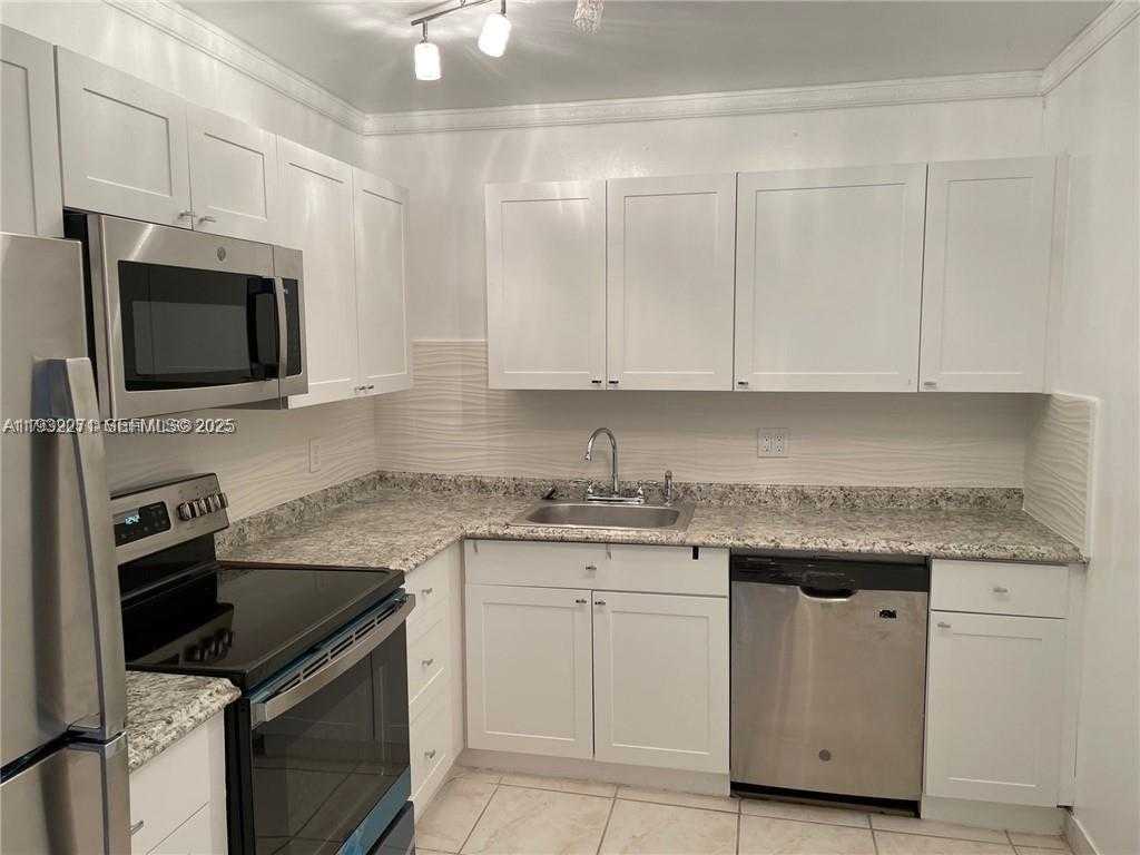 Small Image of 2500 PARKVIEW DR #1920, Hallandale Beach Number 5