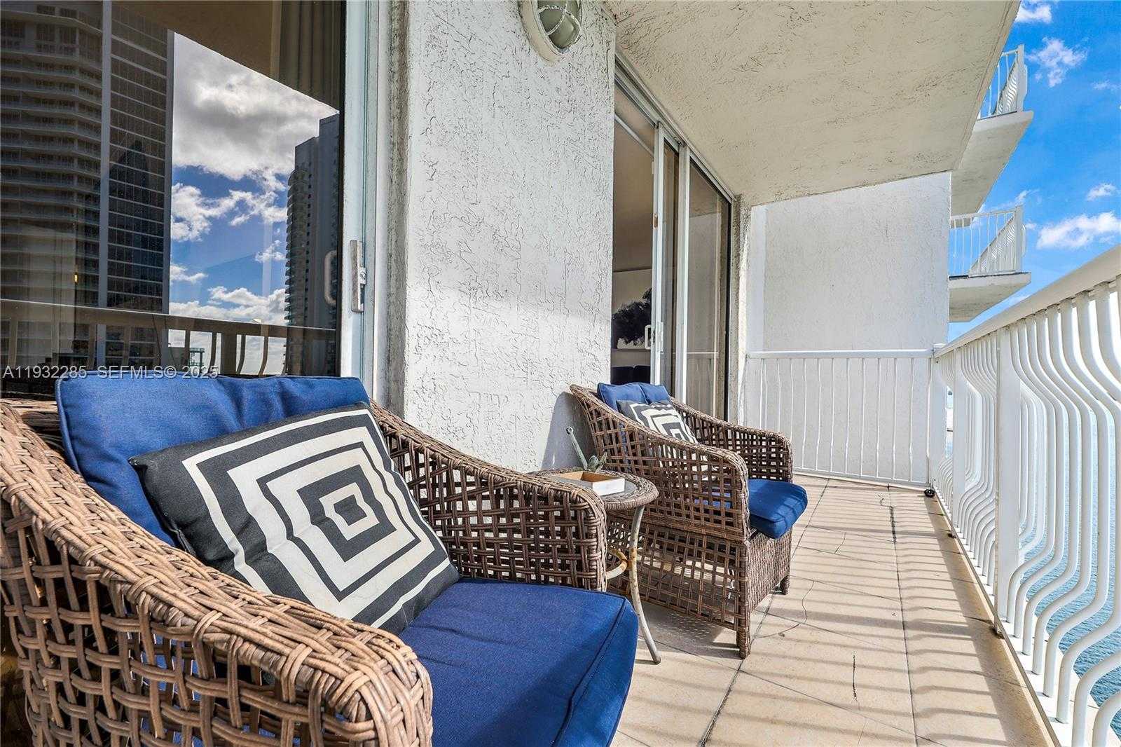 Small Image of 1200 BRICKELL BAY DR #2903, Miami Number 10