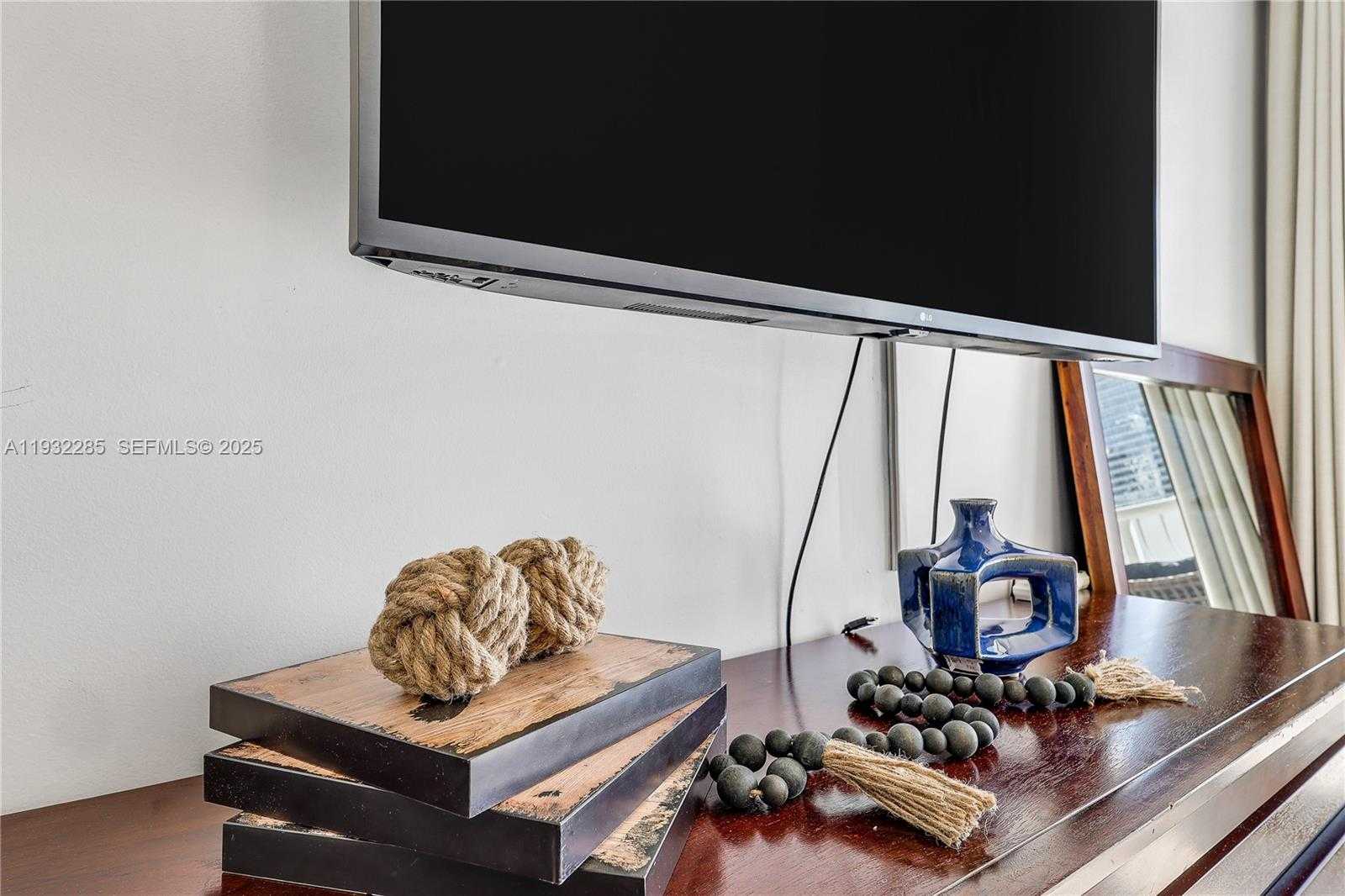 Small Image of 1200 BRICKELL BAY DR #2903, Miami Number 17