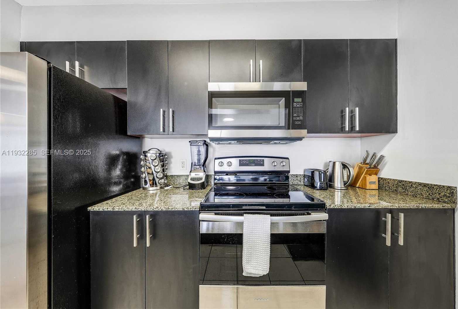 Small Image of 1200 BRICKELL BAY DR #2903, Miami Number 4