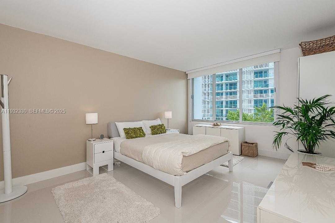 Small Image of 1000 WEST AVE #327, Miami Beach Number 20