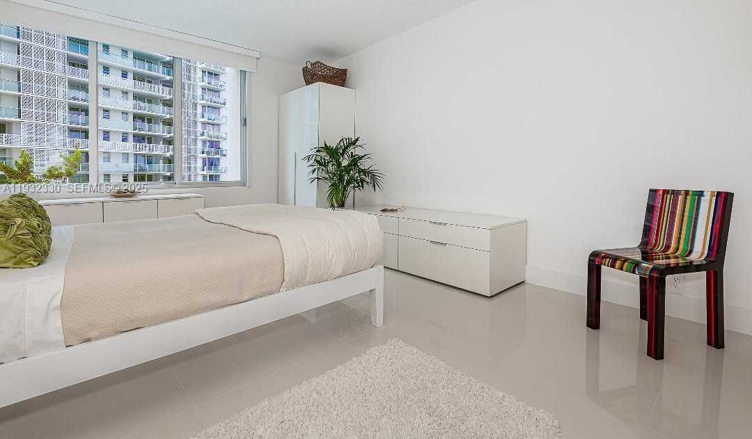 Small Image of 1000 WEST AVE #327, Miami Beach Number 21