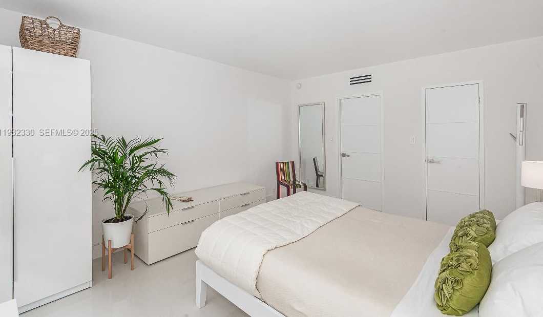 Small Image of 1000 WEST AVE #327, Miami Beach Number 23