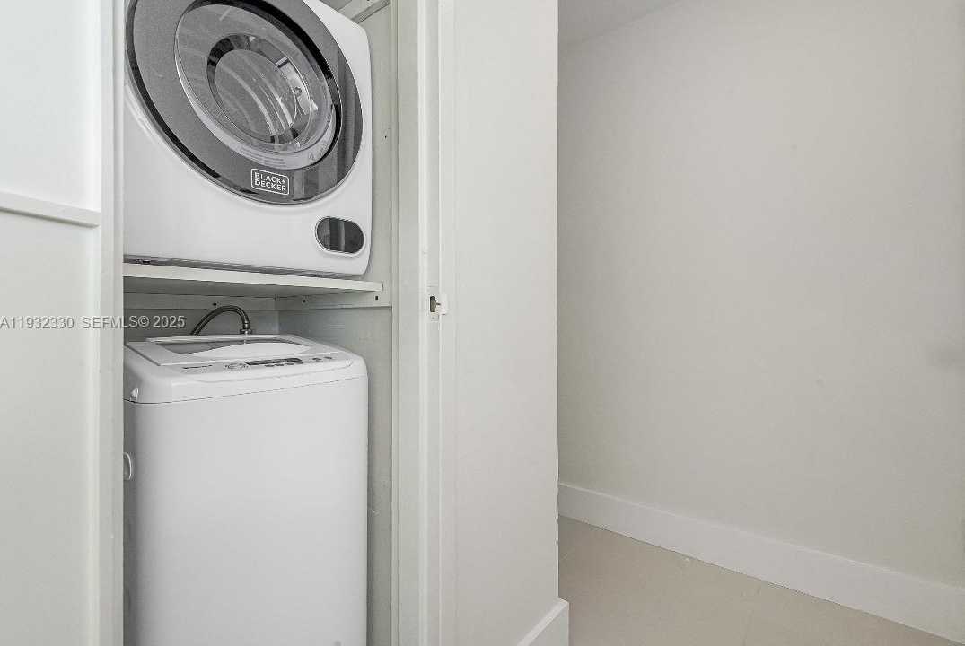 Small Image of 1000 WEST AVE #327, Miami Beach Number 27