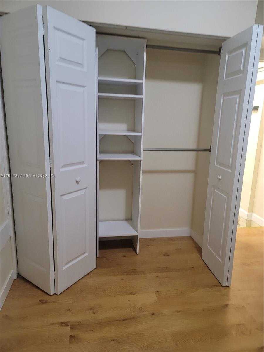 Small Image of 11858 SOUTH WEST 153RD CT, Miami Number 14