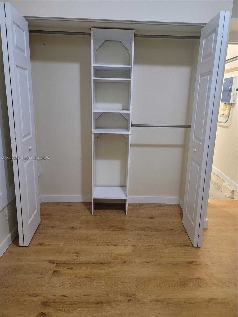 Small Image of 11858 SOUTH WEST 153RD CT, Miami Number 15